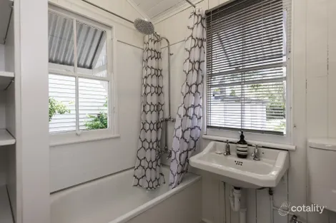 Property photo of 61 Geoffrey Street Mount Lofty QLD 4350