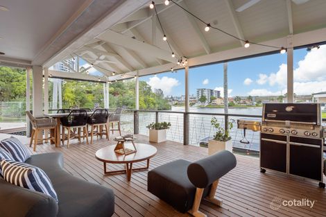 Property photo of 2 Merrimac Boulevard Broadbeach Waters QLD 4218