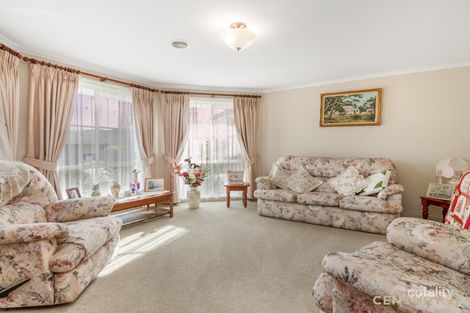 Property photo of 6 Blackmore Close Pakenham VIC 3810