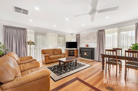 Property photo of 2 Moreton Crescent Bundoora VIC 3083