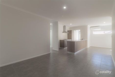 Property photo of 2/6 Cranley Link Ashby WA 6065