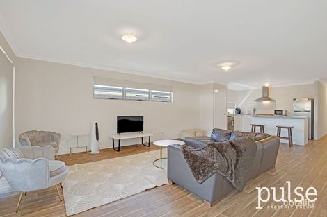 Property photo of 110 Aquamarine Parade Treeby WA 6164