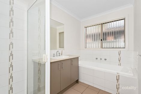 Property photo of 9 Avalon Crescent Cranbourne East VIC 3977