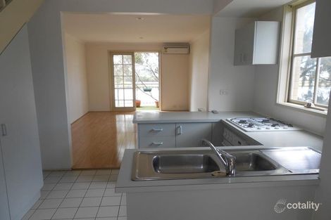 11/2 Ballarat Rd, Footscray, VIC 3011