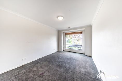 Property photo of 15 Phoenix Circuit Brookfield VIC 3338