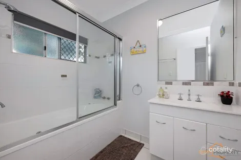 Property photo of 38 Bamboo Crescent Mount Louisa QLD 4814