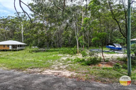 10 Letitia Ave, Russell Island, QLD 4184