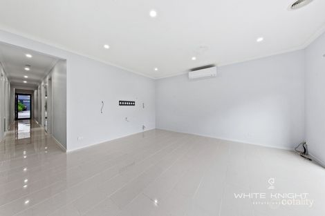 Property photo of 22 Forrester Grove Fraser Rise VIC 3336