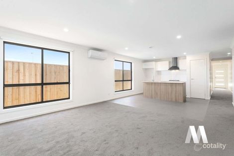 51 Brossard Rd, Mickleham, VIC 3064