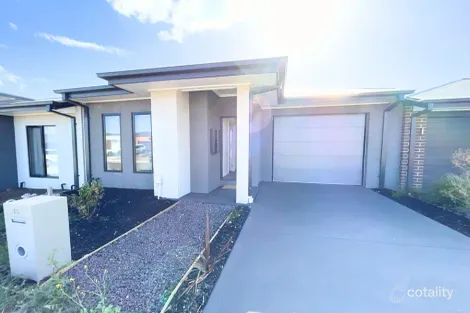 Property photo of 15 Oleander Circuit Beveridge VIC 3753