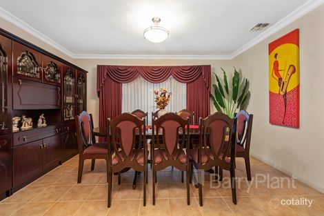 Property photo of 28 Paperbark Place Knoxfield VIC 3180