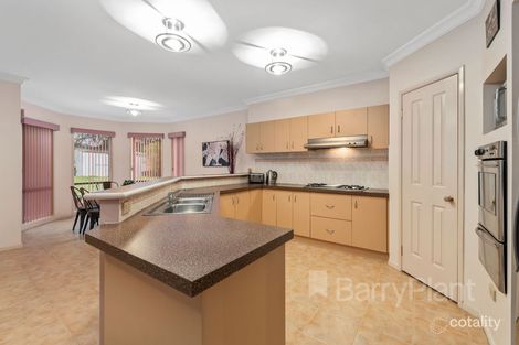 Property photo of 28 Paperbark Place Knoxfield VIC 3180
