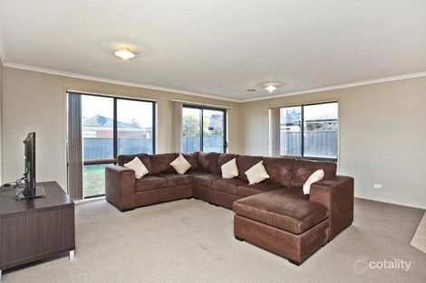 Property photo of 7 Dawson Crescent Manor Lakes VIC 3024