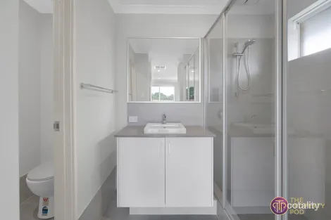 Property photo of 28 Hackney Loop Byford WA 6122