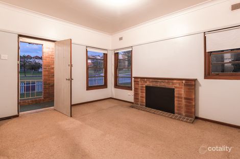 Property photo of 4 Light Street Bar Beach NSW 2300