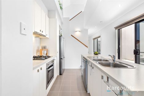 Property photo of 5 Rathdowne Walk Epping VIC 3076