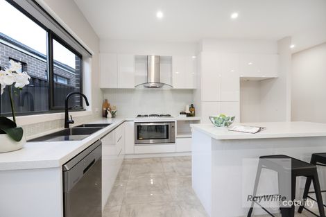 Property photo of 37 Luster Circuit Greenvale VIC 3059