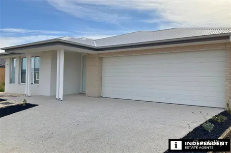 11 Celevan St, Clyde North, VIC 3978