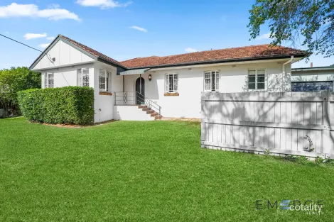 Property photo of 35 East Street Camp Hill QLD 4152