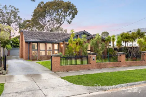 2 ROSWELL ST, GLEN WAVERLEY, VIC 3150