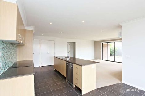 Property photo of 16 Tangelo Terrace Pakenham VIC 3810
