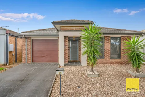 18 HOWARD PL, DEER PARK, VIC 3023