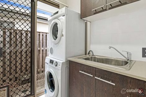 Property photo of 8 Summerstone Place Maudsland QLD 4210