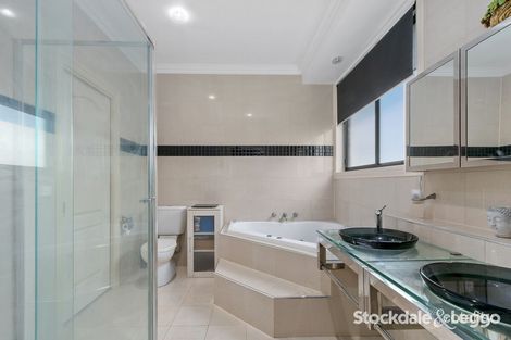 Property photo of 8 Napier Place Traralgon VIC 3844