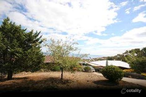 3 Mayflower Cres, Hallett Cove, SA 5158