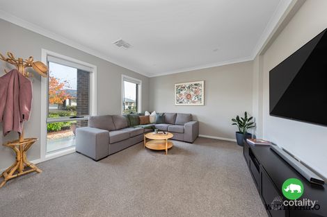 Property photo of 8 Finneron Street Googong NSW 2620
