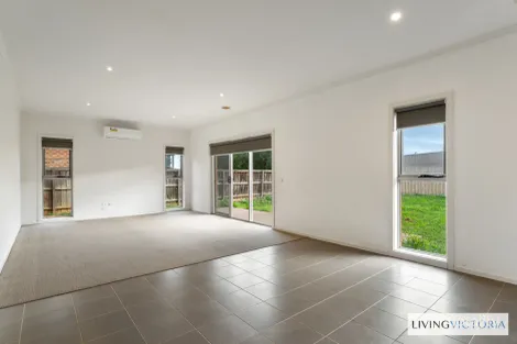 Property photo of 5 Laurence Way Tarneit VIC 3029