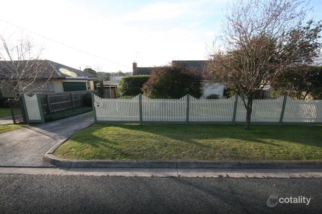 5 Vonadawn Ave, Ringwood East, VIC 3135