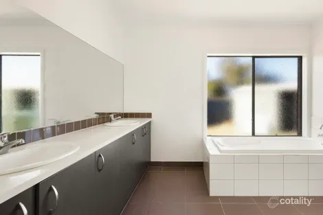 Property photo of 1 Princes Circuit Craigieburn VIC 3064