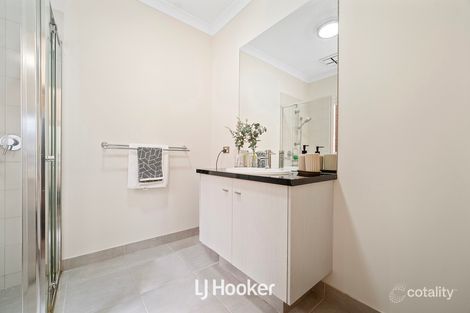 Property photo of 6 Freshfields Drive Cranbourne North VIC 3977