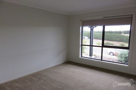 Property photo of 18 Rosemond Way Bannockburn VIC 3331