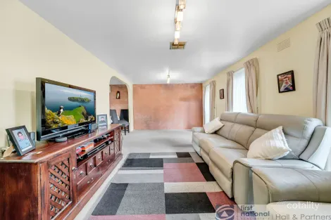 Property photo of 7 Feathertop Drive Noble Park North VIC 3174