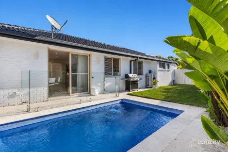 13 Sonama Ct, Burleigh Waters, QLD 4220