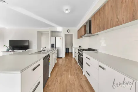 Property photo of 29 Calvert Circuit Wollert VIC 3750