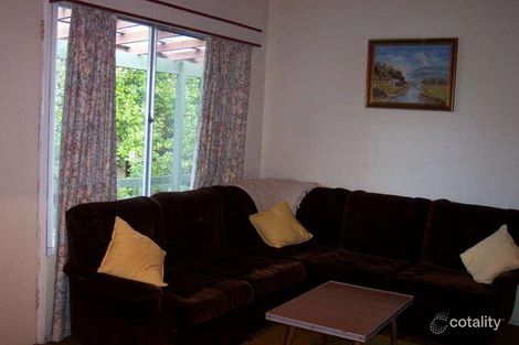 Property photo of 8 Wattle Court Sandy Point VIC 3959