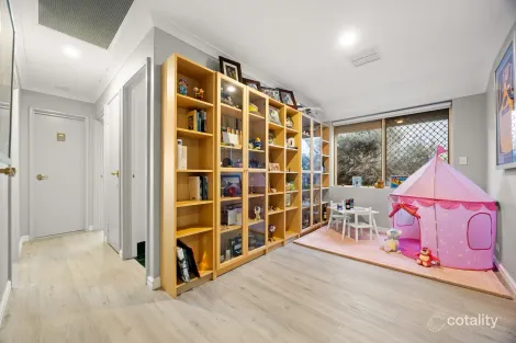 Property photo of 18 Peterborough Drive Currambine WA 6028