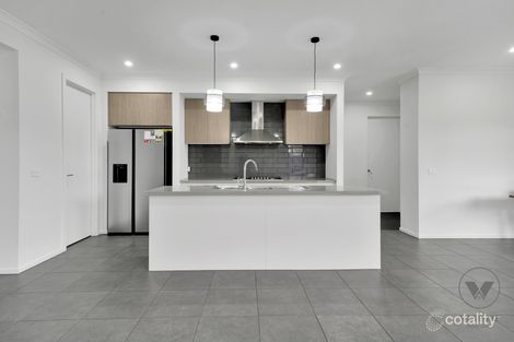 Property photo of 32 Parrot Drive Weir Views VIC 3338