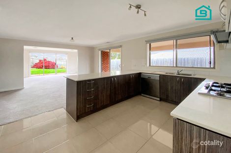 Property photo of 16 Berta Rise Drouin VIC 3818