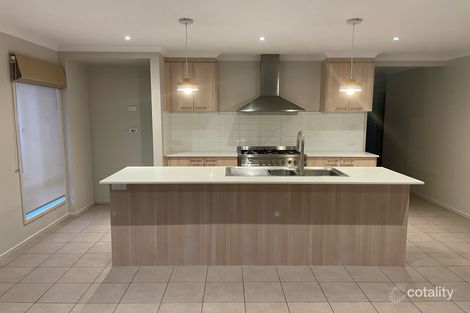 Property photo of 19 Riceflower Rise Wallan VIC 3756