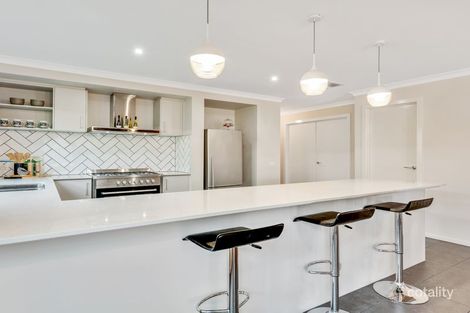 Property photo of 16 Woorawa Drive Doreen VIC 3754