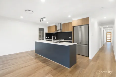 Property photo of 27 Solar Circuit Spring Mountain QLD 4300