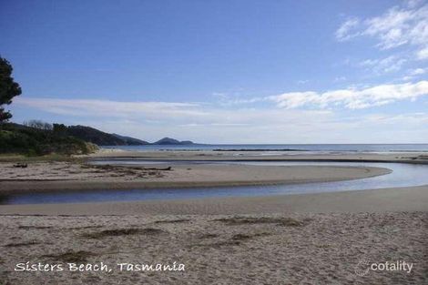 Property photo of 10 Lagoon Avenue Sisters Beach TAS 7321