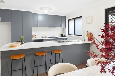 Property photo of 2/8 Silverdale Drive Darley VIC 3340