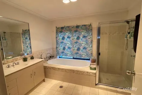 Property photo of 6 Sugargum Court Molendinar QLD 4214