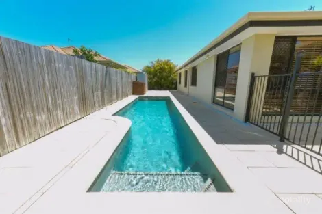 Property photo of 6 Sugargum Court Molendinar QLD 4214