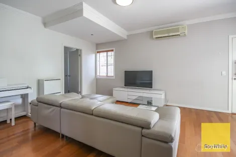 Property photo of 1/27 Birdwood Road Holland Park West QLD 4121